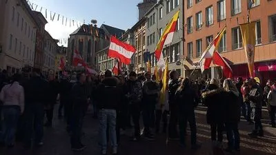Demonstranten am Villacher Hauptplatz