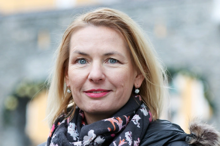 Auch die Autorin des Buches "Steirerkind", Claudia Rossbacher, kam nach Schladming und ...