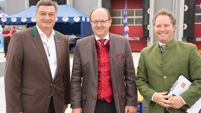 Wirtschaftskammerpräsident Jürgen Mandl, Geschäftsführer Helmut Petschar und Radio-Frühschoppen-Moderator Klaus Tschaitschmann
