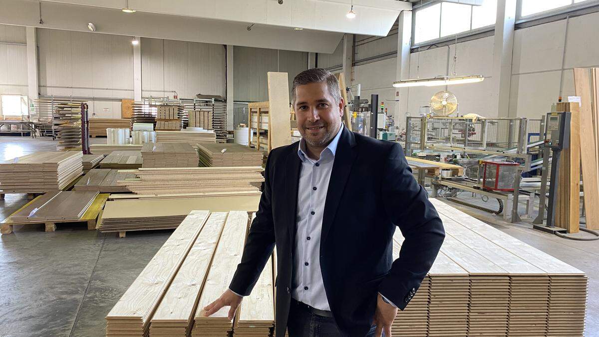 Kevin Garnitschnig hat als neuer Geschäftsführer des Traunkirchener Familienunternehmens am Produktionsstandort in St. Veit Heimvorteil
