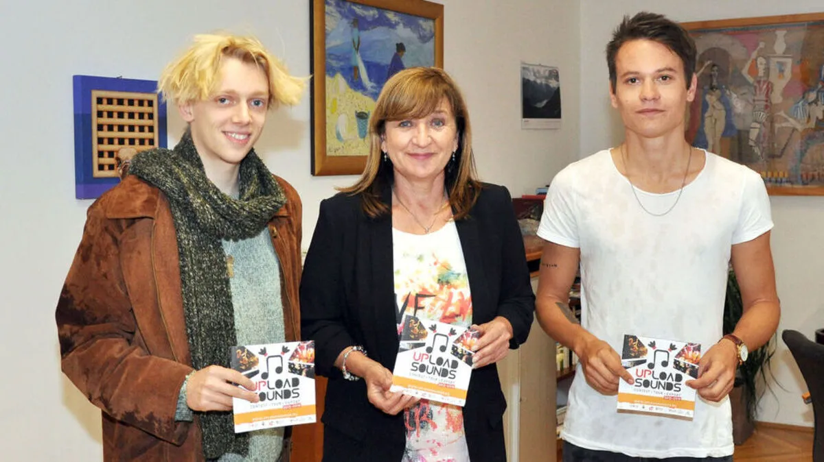 Beate Palfrader mit Philip Dornauer (rechts) und Lars Andersson, alias "Molly", die es bei UploadSounds 2015/2016 auf das Siegerpodest schafften