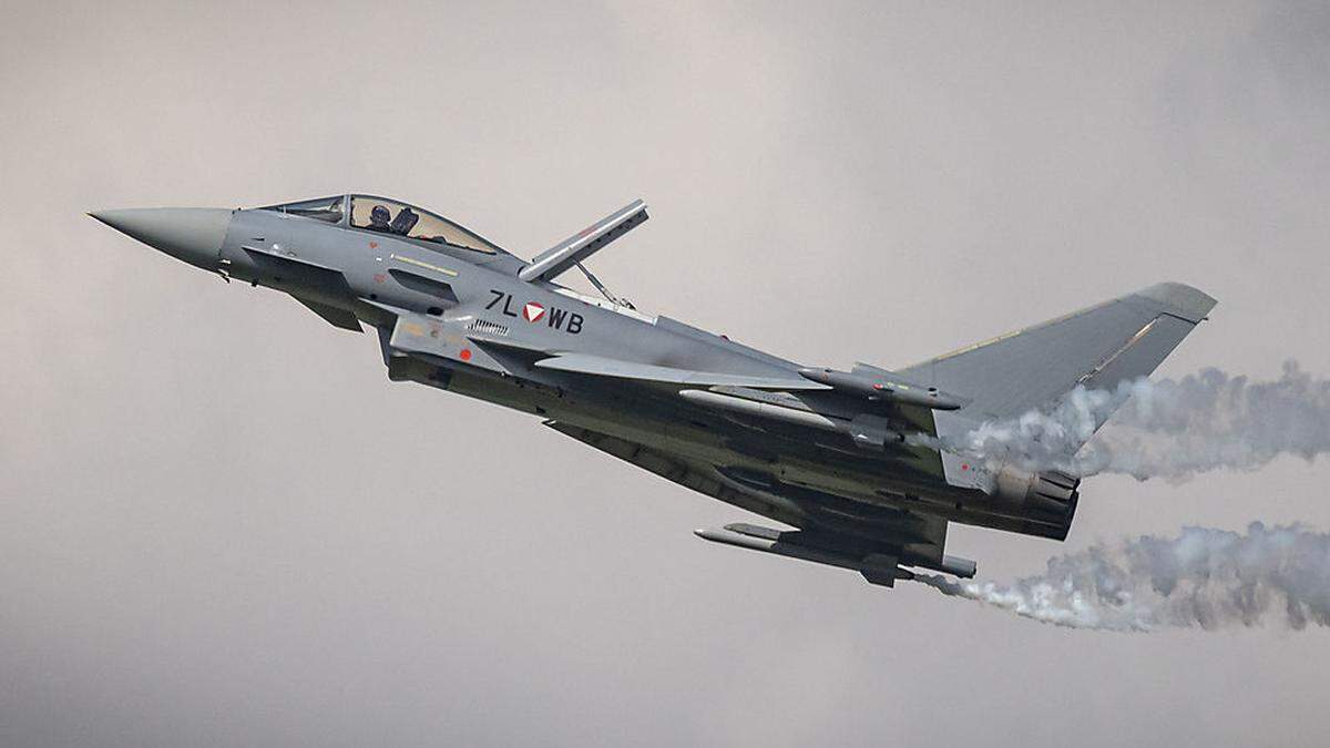 Die Piloten des Eurofighter (Bild) sollen auch auf dem neuen Jet-Trainer Flugstunden sammeln