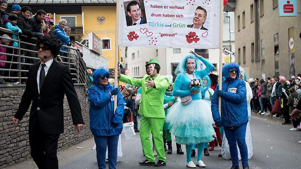 Auch die „Türkis-Grüne-Hochzeit“ war ein Thema für die Sillianer Narren
