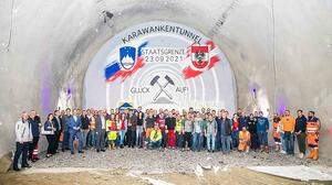 Der Tunnelausbruch ist gelungen, der Innenausbau auf der österreichischen Seite des  Karawankentunnels läuft