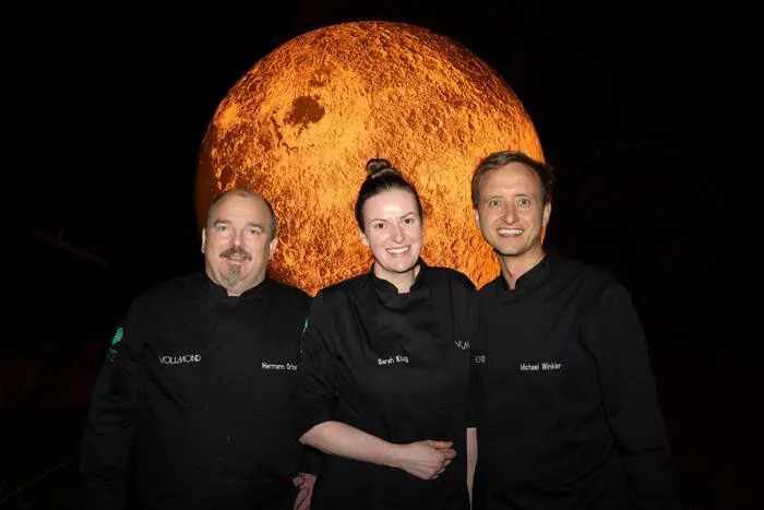 ... aufgekocht hat das Team des benachbarten Kehlberghofs um Michael Winkler (rechts) ...