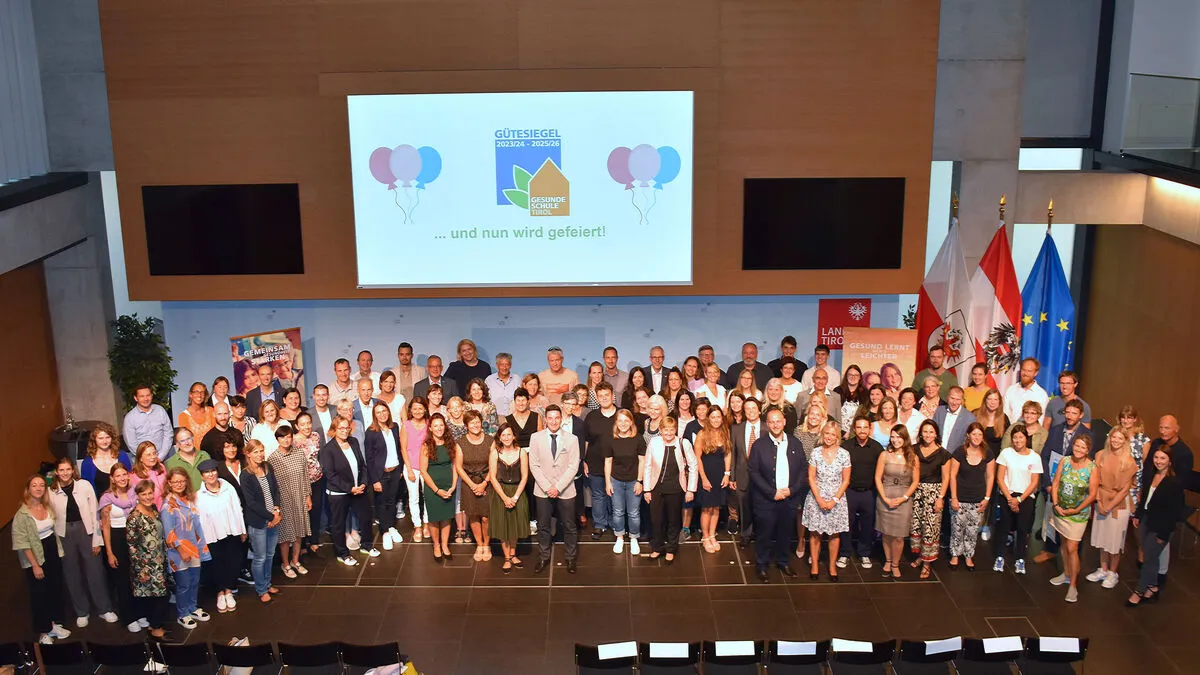 23 Schulen wurden im Innsbrucker Landhaus mit dem Gütesiegel "Gesunde Schule Tirol" ausgezeichnet