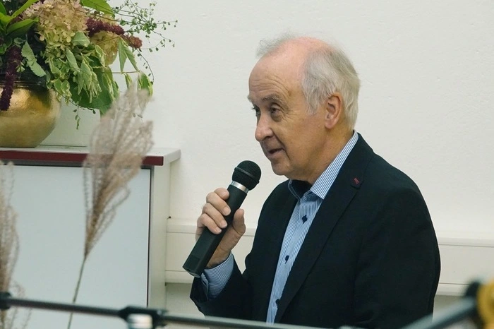 Peter Thaller freute sich über das Kommen der beiden Autoren, dank der Gleisdorfer Buchhandlung Plautz. 