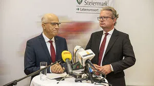 Hans Seitinger und Christopher Drexler bei Seitingers Abschiedspressekonferenz