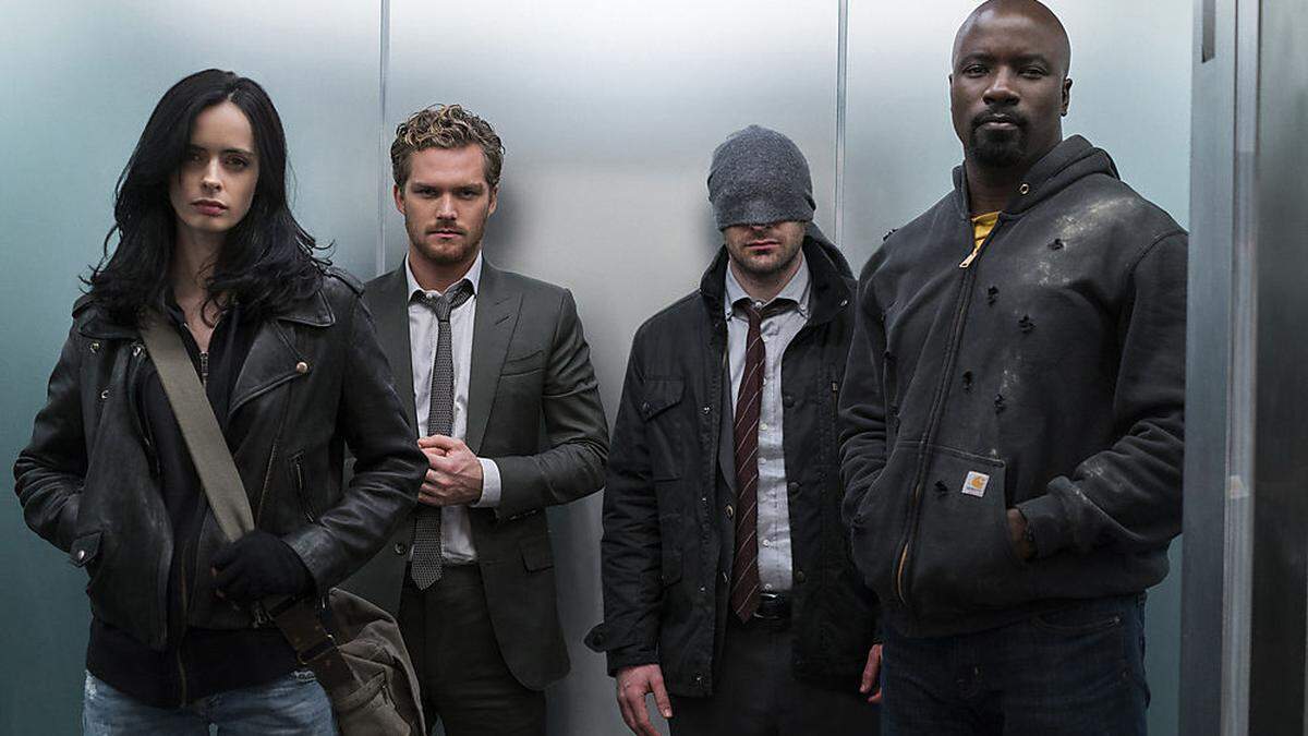 Die Netflix-Superhelden: Jessica Jones (Krysten Ritter), Iron Fist (Finn Jones), Daredevil (Charlie Cox) und Luke Cage (Mike Colter) 