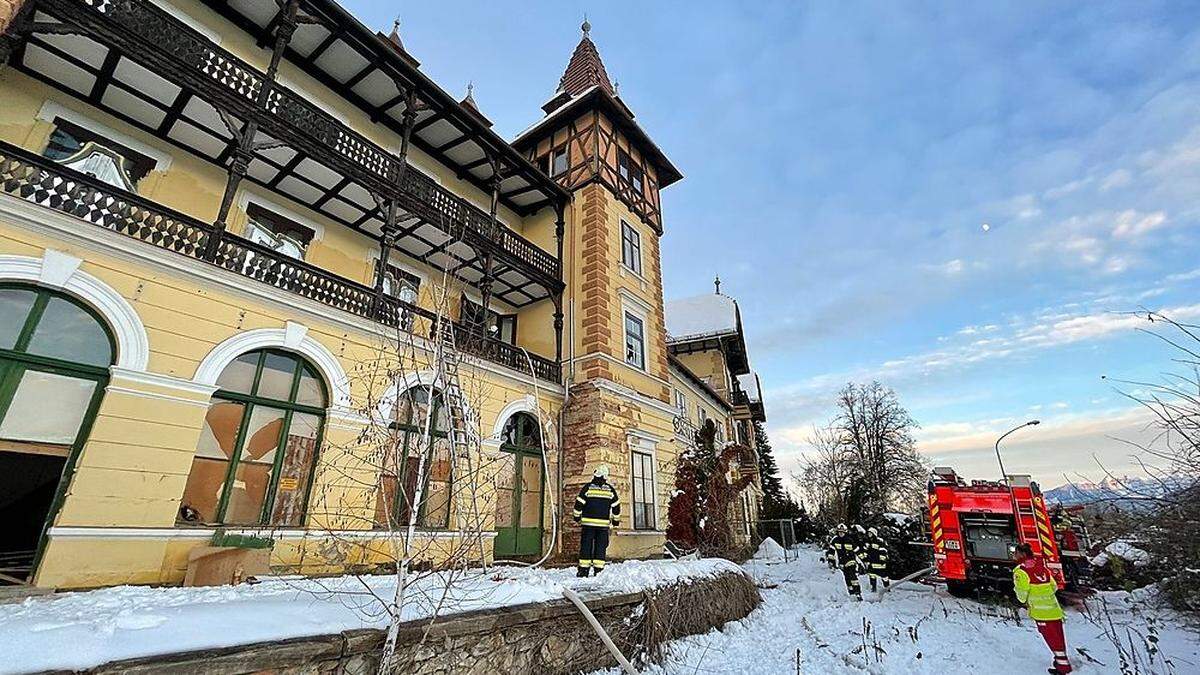 Rund 50 Feuerwehrleute standen im Einsatz