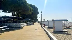 Wer sich auf eine Elektroroller-Fahrt einlassen will, sei vorgewarnt: In Italien herrscht Helmpflicht