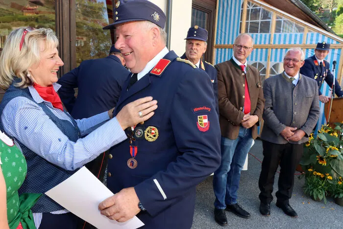 Es wurden auch FF-Kameraden für ihre längjährige Tätigkeit geehrt.  Für 25 Jahre OBI Andreas Puff (FF-Himmelberg), und HFM. Jürgen Scherer und HFM Gregor Scherer (FF-Zedlitzdorf), für 40 Jahre LM Dieter Gratzl (FF-Reichenau) und HFM Helmut Ragossnig (FF-Patergassen) und für 50 Jahre HFM Alfred Petscher (FF- Zedlitzdorf). Und Herbert Fijalkowski wurde zum Ehrenbrandinspektor befördert.