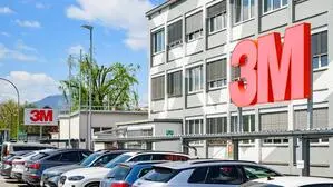 Noch prangt der alte Name auf der (ehemaligen) 3M-Fassade am Werk in Villach 