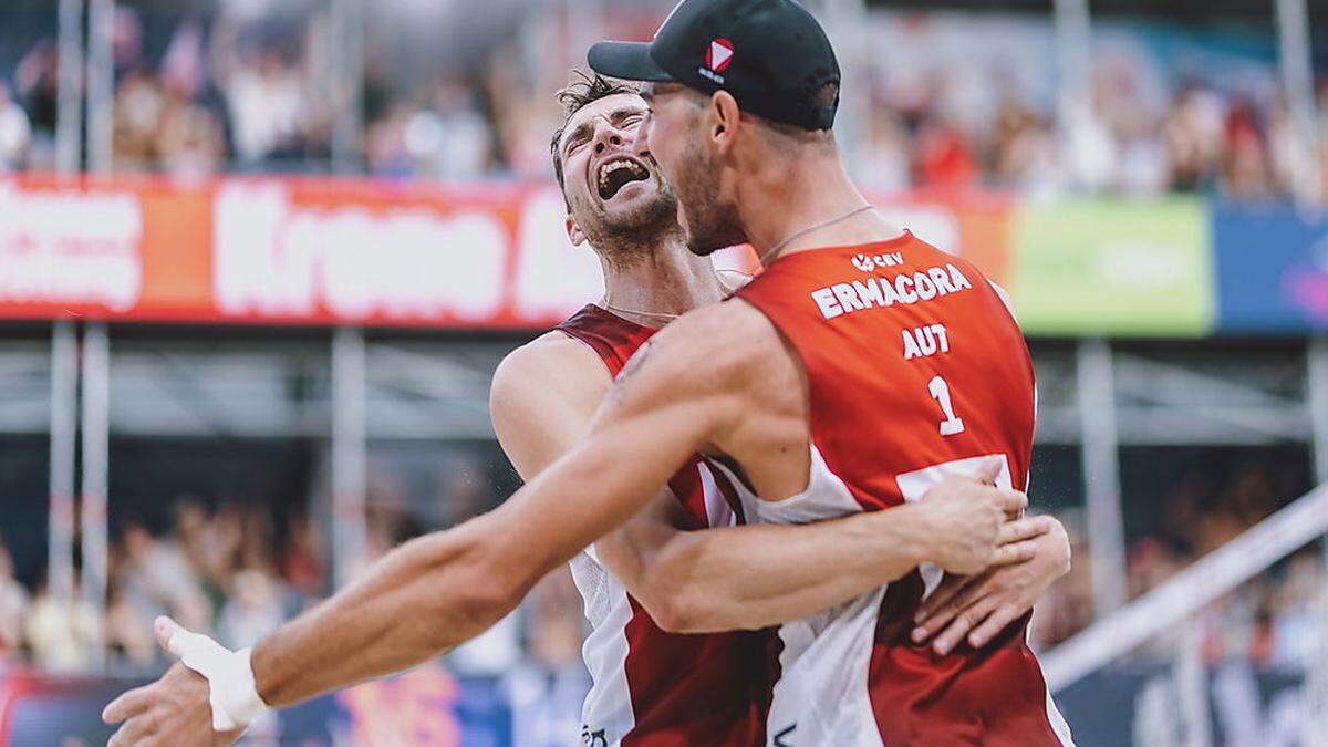 Großer Jubel bei Österreichs Beachvolleyballern.