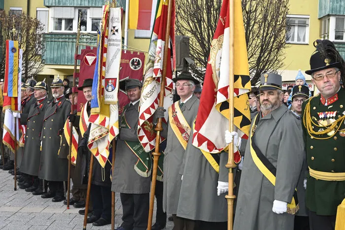 Traditionsverbände und Abordnungen von Vereinen.