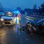 Aufgrund der glatten Fahrbahn kam es zu einem schweren Verkehrsunfall