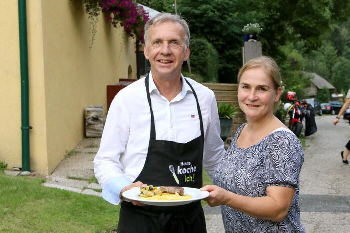 Und so hatten sich am Samstagnachmittag zahlreiche Rockfans aus dem gesamten Bezirk und darüber hinaus aus diesem Grund Richtung Wirtshaus von Dorothea Klaus und Arnold Solic (Foto) aufgemacht.