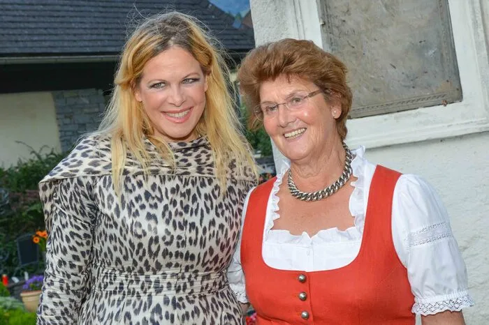 Die Starsopranistin mit Krista Kulterer.