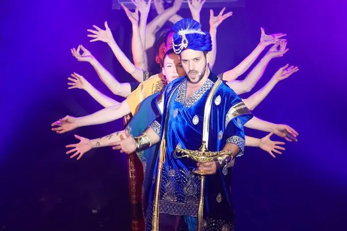 Auf dem Programm standen bekannte Titel aus aktuellen Produktionen wie „Aladdin“, „Die Eiskönigin“ und „Moulin Rouge“ ebenso wie Klassiker aus „Der König der Löwen“, „Mamma Mia“, „Das Phantom der Oper“ und „Cats“. 