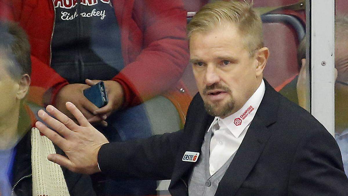 Petri Matikainen steht auch die nächsten zwei Saisonen hinter der KAC-Bande