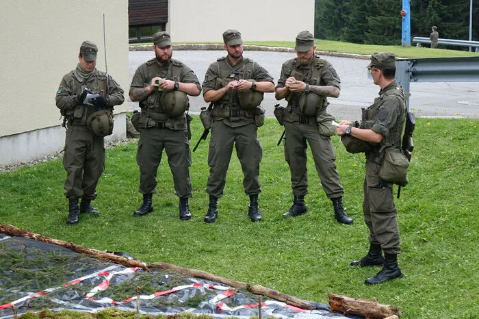 Klicken Sie sich durch die Bilder der Übung!
