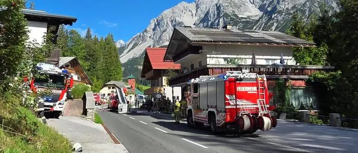 Die Feuerwehren Ramsau am Dachstein und Schladming wurden am Sonntagvormittag zu einem Brand in einer Wohnung gerufen