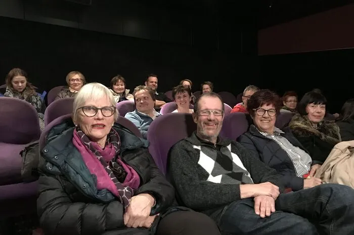 Josef Mader aus Riegersburg kam in Begleitung von Christine Mader (rechts) und Ulrike Seifert (links), um ein letztes Mal im Feldbacher Kino Platz zu nehmen.