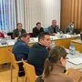 Der Zeltweger Gemeinderat mit Bürgermeister Günter Reichhold (vorne Mitte) tagte am 15. Dezember