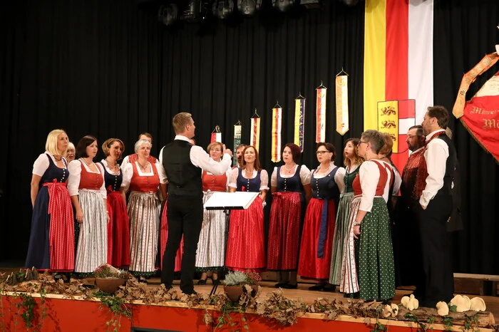 ... der Gesangverein Passering (Herwig Ofner), ... 
