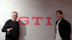 Mobilitätschef Didi Hubmann und VW-Experte Tim Bokker: Der neue elektrische Polo GTI im Video – enthüllt bei der Weltpremiere