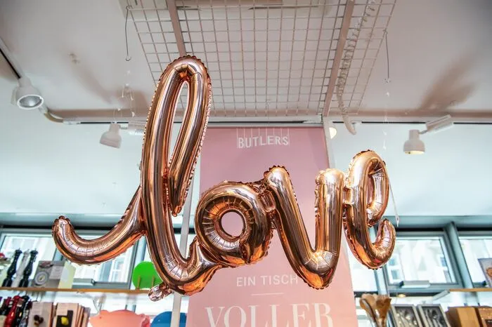Und über allem hängt die Liebe, ebenfalls bei Butlers
