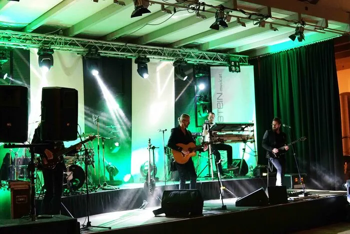 Für die Musik des Abends sorgte die Unterkärntner Band Meilenstein.