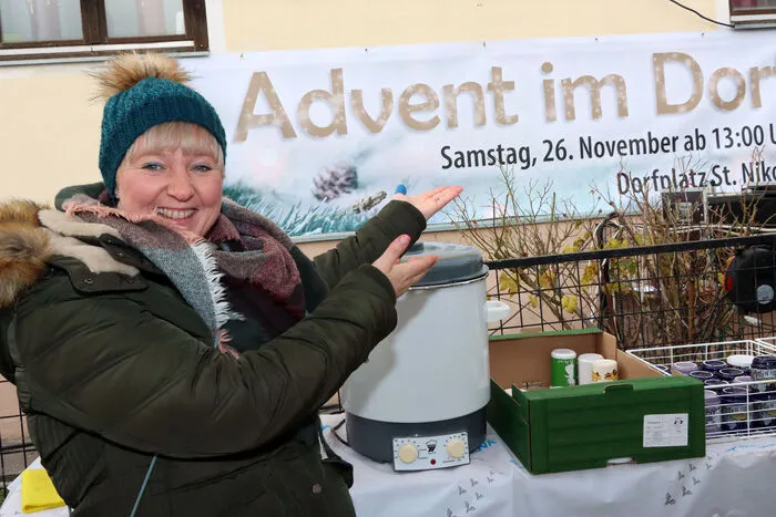 Darbietung gab es vom Kindergarten Glanhofen unter Leitung von Daniela Strohmayer, des Kindergartens Glanhofen von Dir. Sabine Hochkircher, dem Line Dance Community von Zita Carbonari, der Landjugend St. Nikolai unter Obmann Lukas Jakobitsch und der Landjugend St. Urban und endet mit dem Perchtenlauf der Brauchtumsgruppe Ossiacher Tauern mit Freunden unter Obmann Martin Lorber.