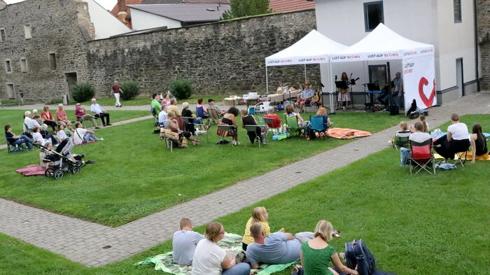 Die Pfarre St. Veit lud am Wochenende erstmals zum Benefiz-Picknick zugunsten der Lebensberatungsstelle der Caritas. 