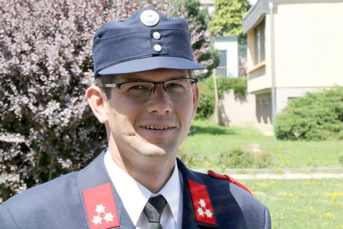Beim Kirchtag gesichtet wurden unter anderen Landesrat Martin Gruber (Foto), Bürgermeisterin Andrea Feichtinger, Bezirksfeuerwehrkommandant Friedl Monai, Tierarzt Josef Sucher, „Bauer sucht Frau“-Kandidat Franz Schebath, Elektromeister Werner Kogler, Feuerwehr-Gönner Rudolf Wenger sowie der frisch gebackene Landwirt-Chefredakteur Christoph Gruber.