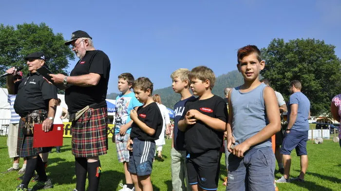 Los ging es am 27. August um 8.30 Uhr mit den Highlander Games für Kinder.
