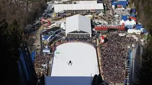 Skifliegen am Kulm wird von den Fans mit Begeisterung angenommen