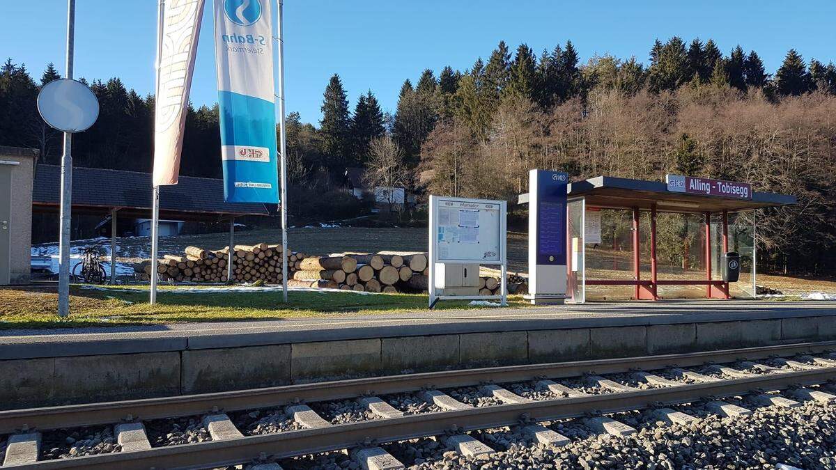 Die Zukunft der Zughaltestelle Alling-Tobisegg in Preding an der Grenze zu Stainz ist ungewiss 