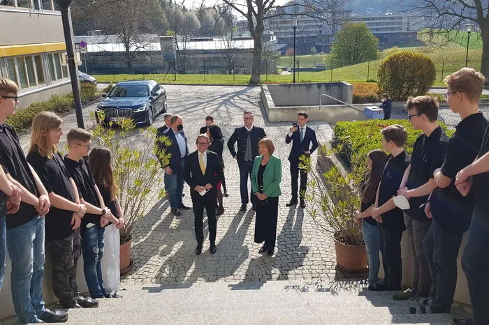 Klicken Sie sich durch die Fotos der ministeriellen Stippvisite