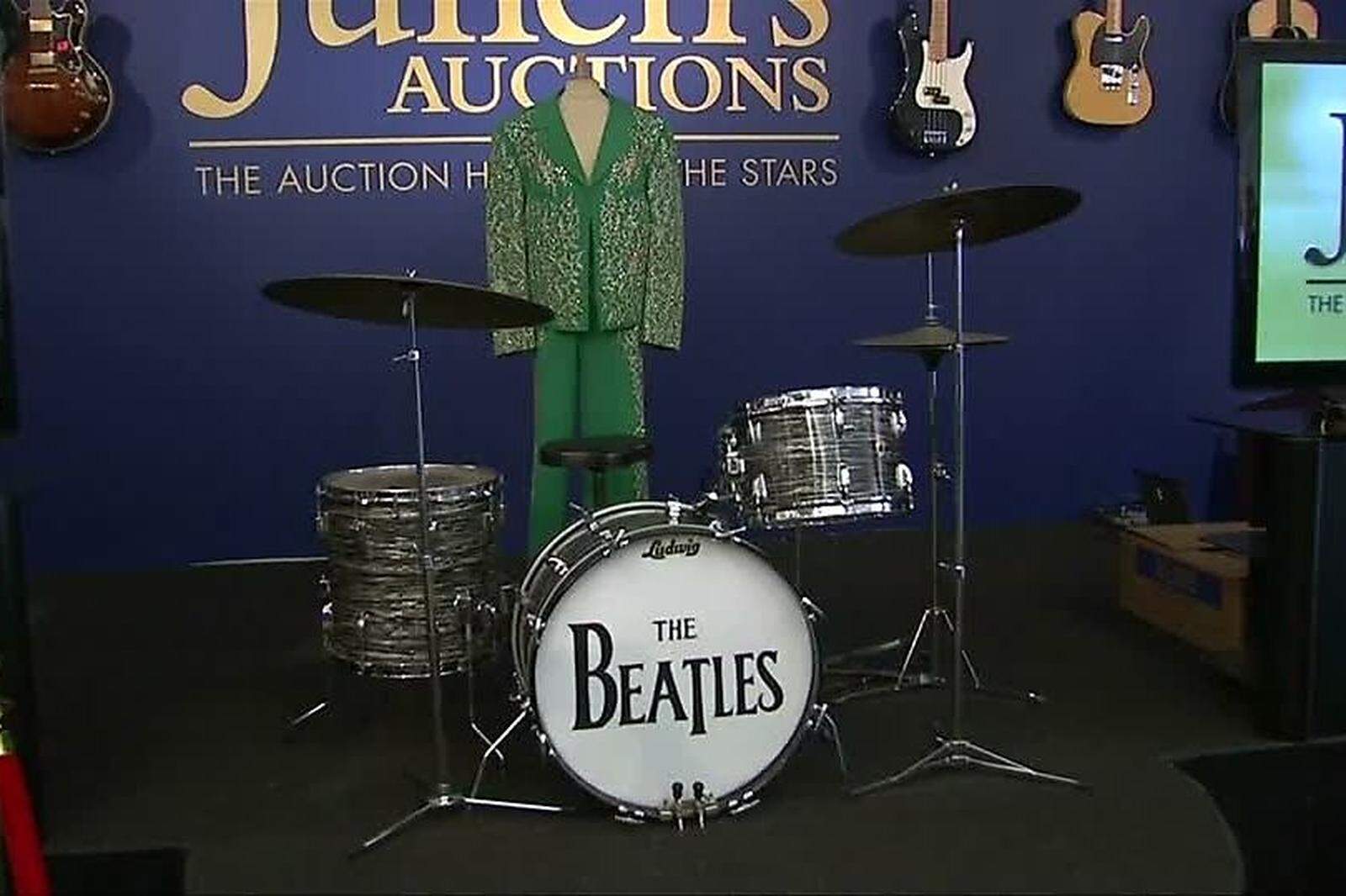 Ringo Starr versteigert Beatles Sachen