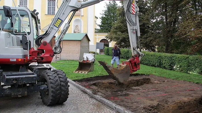 Vor der Basilika wird derzeit noch fleißig gebaggert. Hier soll eine Verweilzone entstehen