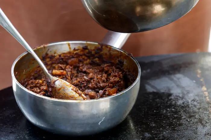 Geschmortes Schulterscherzel, lange und langsam gegart ergibt die Fülle für die Tacos.