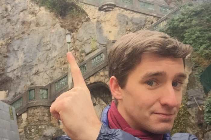 NEWCOMER. Clemens Maria Schreiner (26) dankt seiner Oma, die jeden Tag am PC für ihn gevotet hat. Dass der Gratweiner Kabarettist zum Grazer „Newcomer des Jahres“ wurde, hat er aber auch einem Superjahr zu verdanken. 100mal auf der Bühne, fünfmal Gast der ORF-Show „Was gibt es Neues?“. In dieser Tonart kann es ruhig weitergehen. PREIS