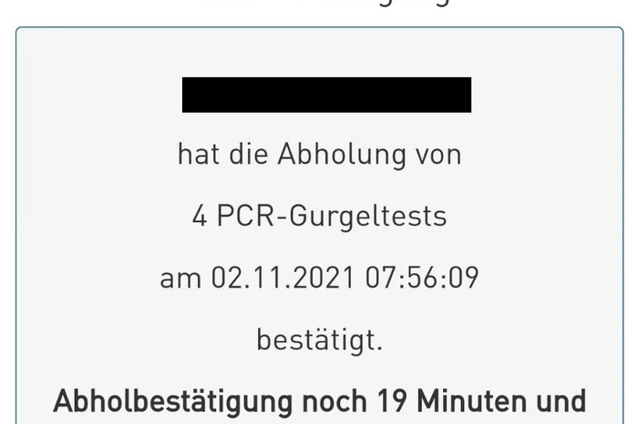 Man bekommt eine Abholbestätigung, die zeigt man in der Apotheke vor
