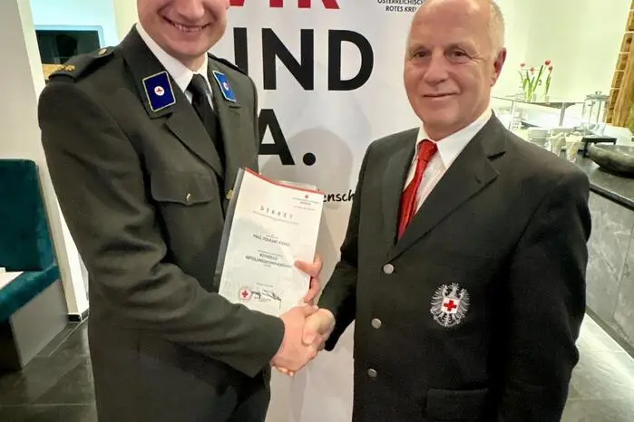 Ein Höhepunkt der Versammlung waren die Ehrungen von Mitgliedern. So erhielt Volkart Kienzl die Verdienstmedaille des Österreichischen Roten Kreuzes in Bronze, während Norbert Luschnig mit der Verdienstmedaille in Silber ausgezeichnet wurde.