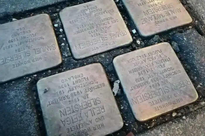 Robert Silberstein, der jüngere Bruder, führte eine "Kleider- und Wäschehaus" in der Neutorgasse.