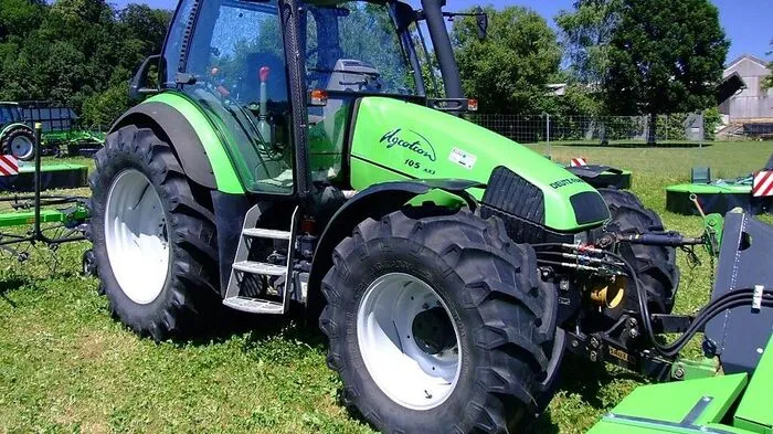 Der Lenker eines solchen Deutz-Fahr Agrotron soll den Unfall verursacht haben