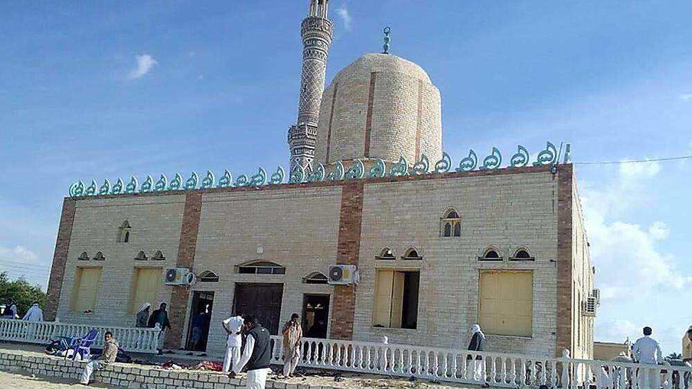 Die Moschee am Tag nach dem Anschlag 