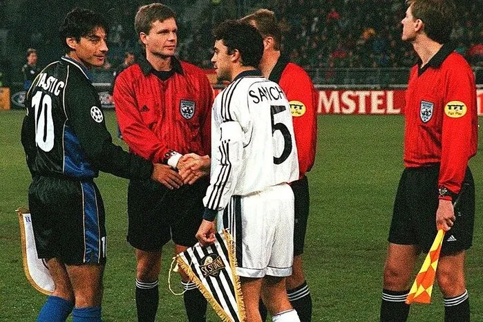 1998/99 Sturm Graz - als Gruppenletzter hinter Inter Mailand, Real Madrid und Spartak Moskau out (1 Remis, 5 Niederlagen)
