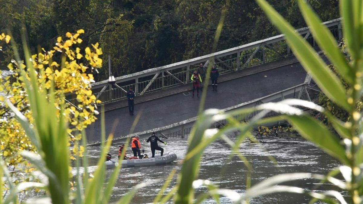 Befahrene Brücke im Südwesten Frankreichs eingestürzt